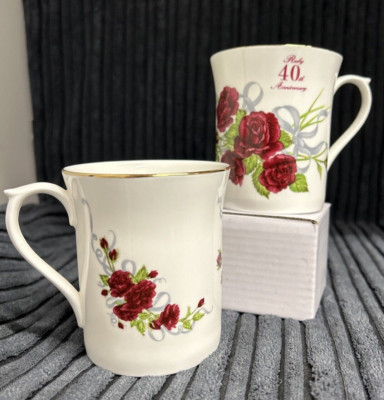 Paar Tassen 40. (Rubin) Hochzeitstag Royal Crown Herzogtum Fine Bone China