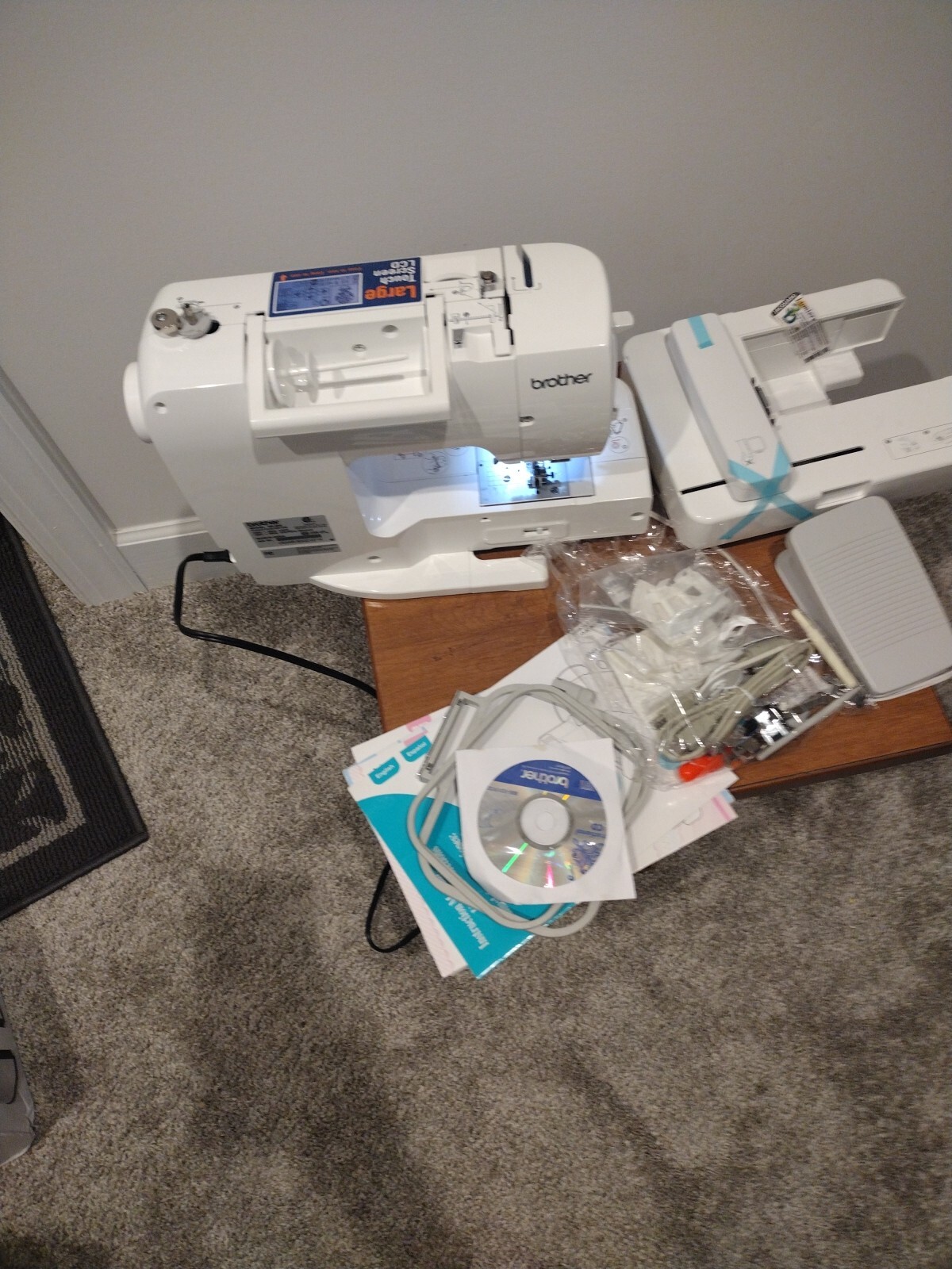 Brother se400 embroidery sewing unit, 2in1 machine with Accessories