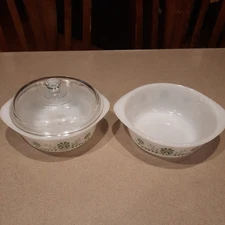 Vintage Glasbake 2 Qt. Round Covered Casserole Green Daisies 2 bowls 1 lid