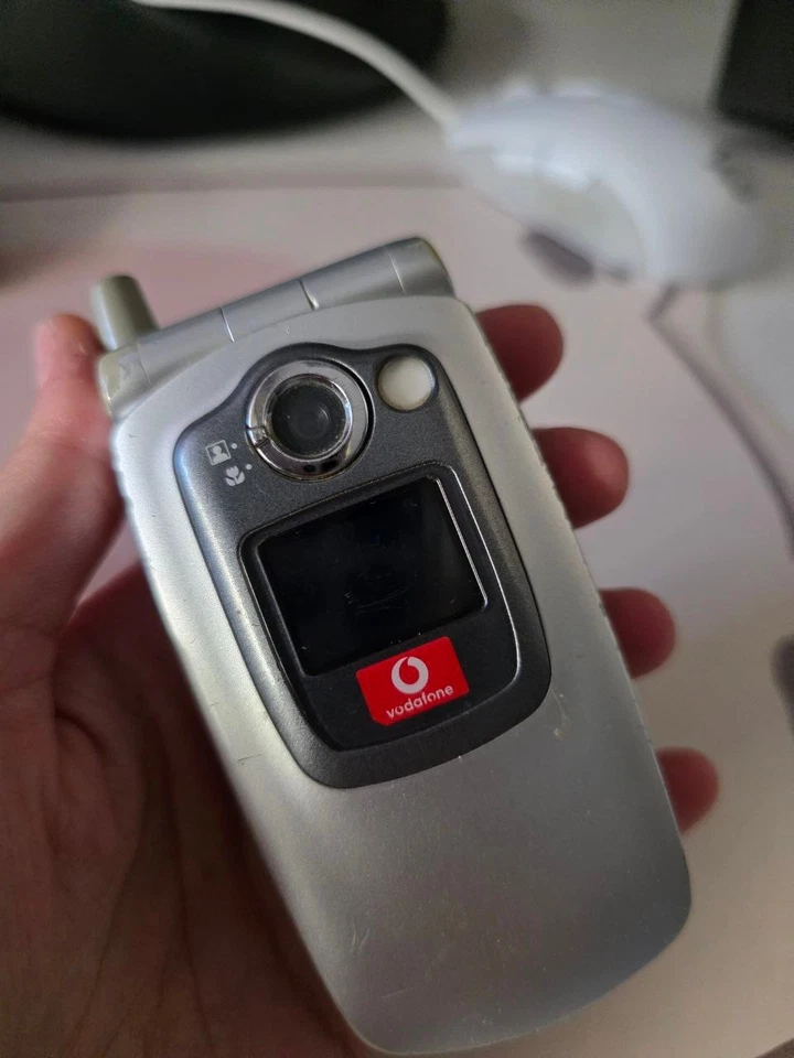 Sharp GX20 - display interno ed esterno ( non ho idea se funzioni o meno) - Immagine 3 di 4