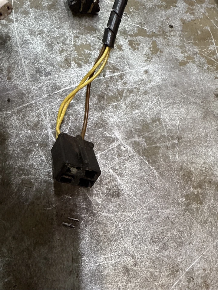 Ski-Doo MXZ Grand Touring Formula 440 500 583 670 1996-1997 Stator 22032118 - Image 2 of 4