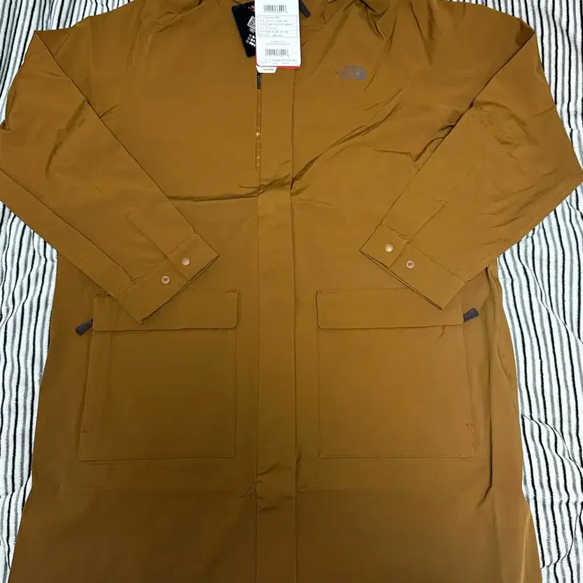 The North Face Women's Windbreaker - New, Size 100