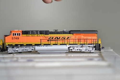 88088 Escala N KATO GE ES44AC BNSF BURLINGTON NORTH SANTA FE | Zustand: Used