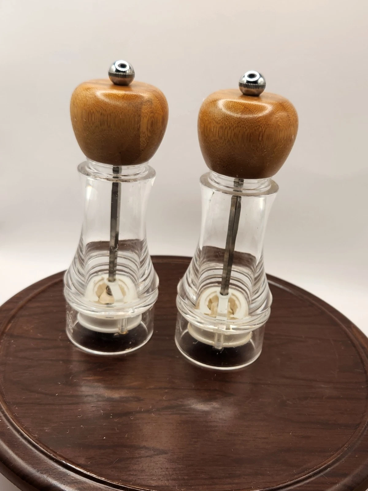 Retired Pampered Chef Salt and Pepper Mill Grinder Set Bamboo Wood Clear Lucite