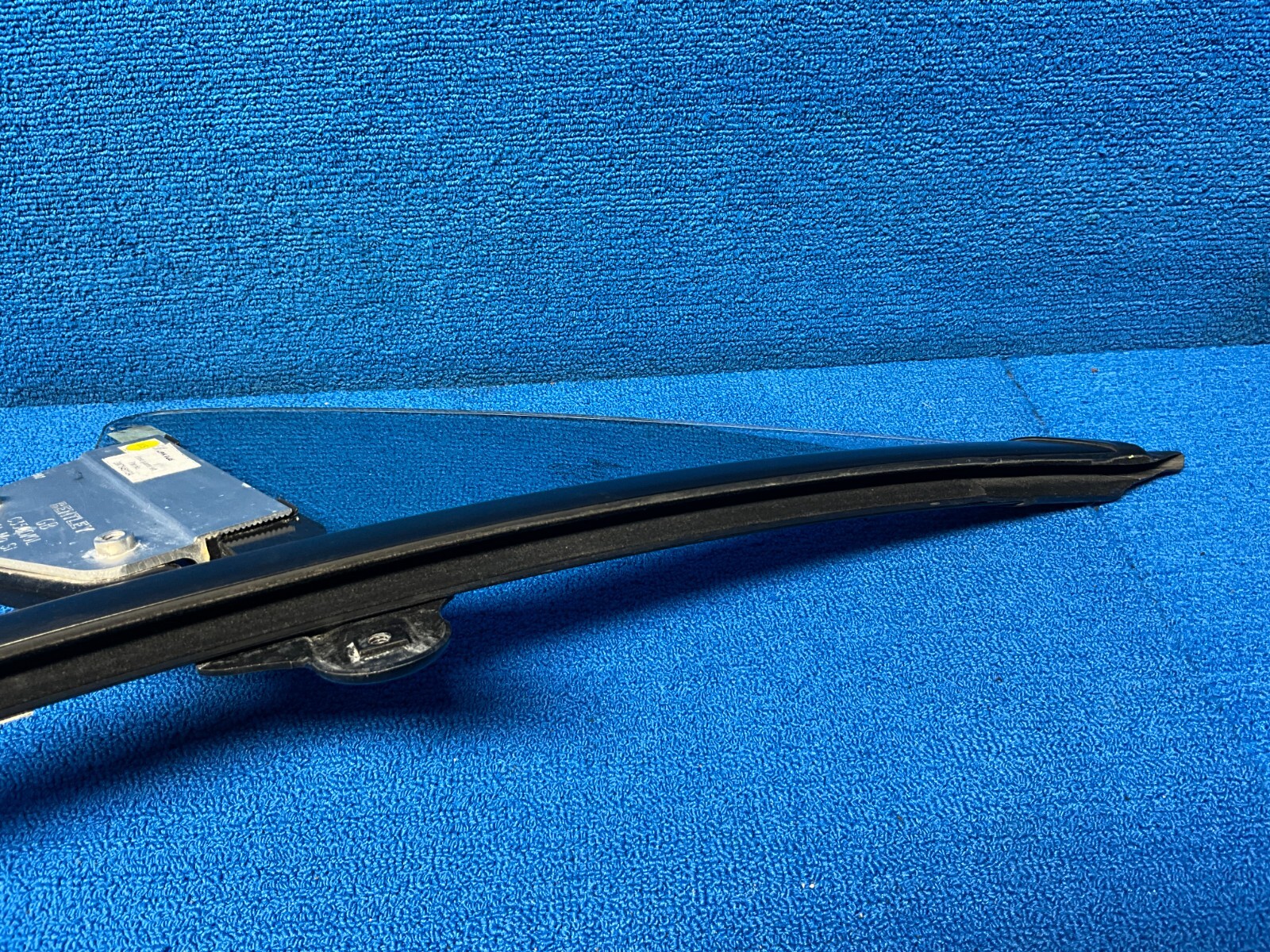 Bentley Continental GT 2007-2010 FRONT+LEFT Quarter glass