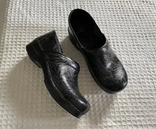 DANSKO Professional Black Tooled Embossed Leather Clogs 41 / 10.5 - 11