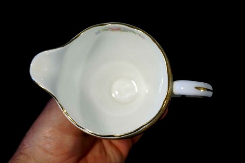 Beautiful Foley Tudor Large Creamer - Picture 2 of 3