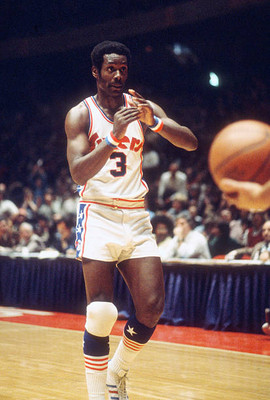 Fred Carter Philadelphia 76ers calls for timeout against the Milwa- Old Photo