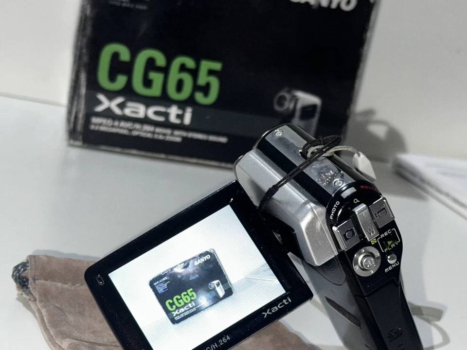 Sanyo Digital Camera VPC-CG65 Xacti - 6MP Silver - boxed- excellent  - Image 2 of 4