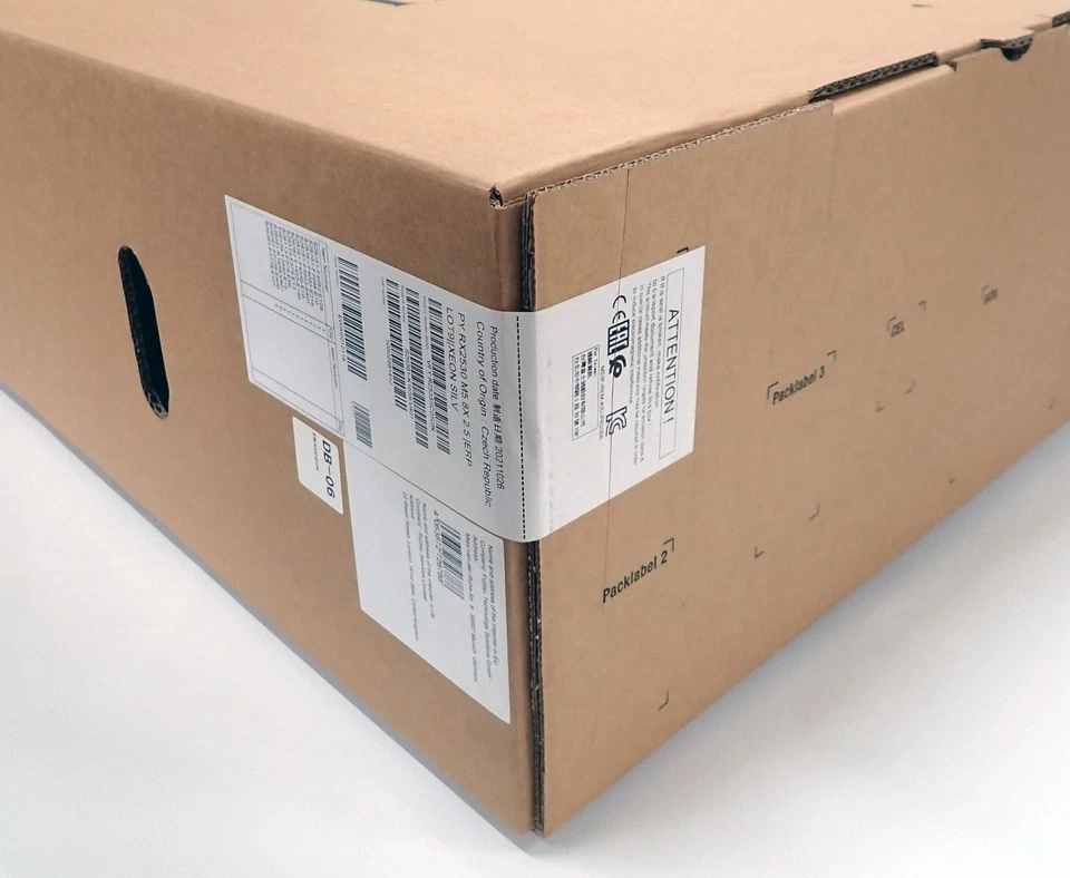 NEW Fujitsu Primergy RX2530 M5 Eight-Core Silver 4208 16GB RAM 8-Bay 1U Server - Image 4 of 4