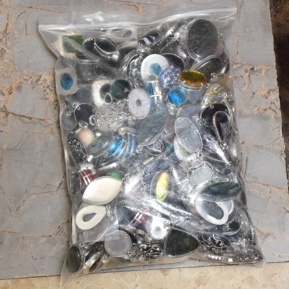 Lote de joyas al por mayor colgante enchapado en plata de ley 925 con piedras preciosas mezcladas de tamaño libre Foto 4 de 4