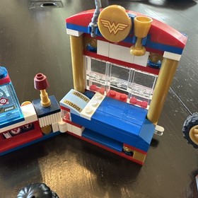LEGO DC Super Hero Girls: Wonder Woman Dorm Room (41235)