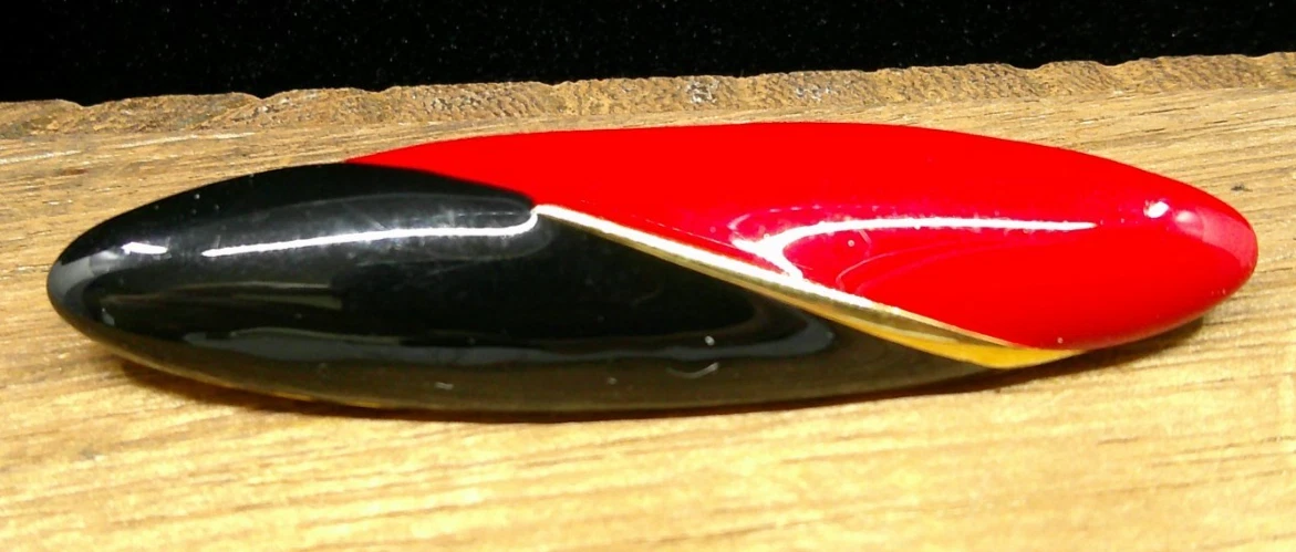 Vintage Trifari Gold Tone Red & Black Enamel Oval Modernist Brooch Pin