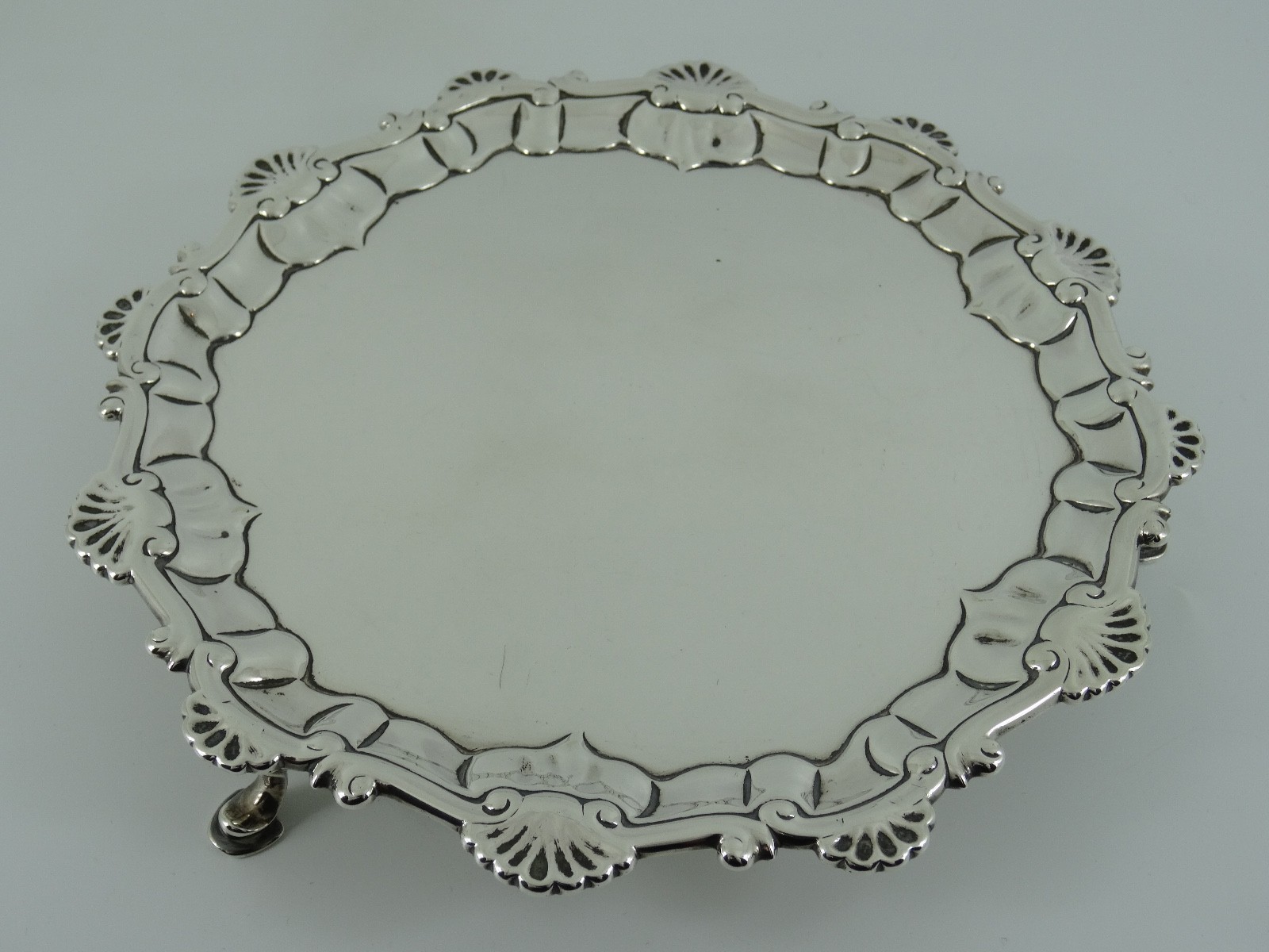ELEGANT ENGLISH ANTIQUE GEORGE II SOLID STERLING SILVER SALVER LONDON 1757 290G