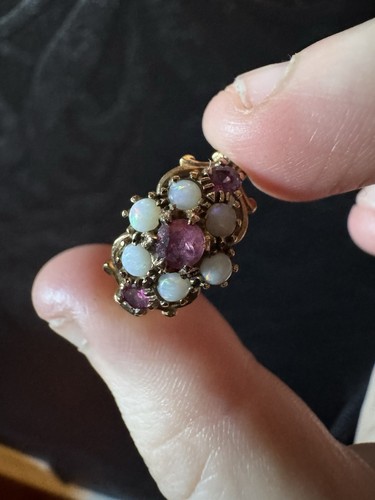 VINTAGE RUBY & OPAL RING, 9ct yellow gold ring - Picture 2 of 9