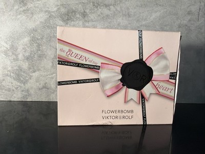 Viktor & Rolf Flowerbomb Queen of My Heart 4 Piece Travel set & Ruby Orchid Vial