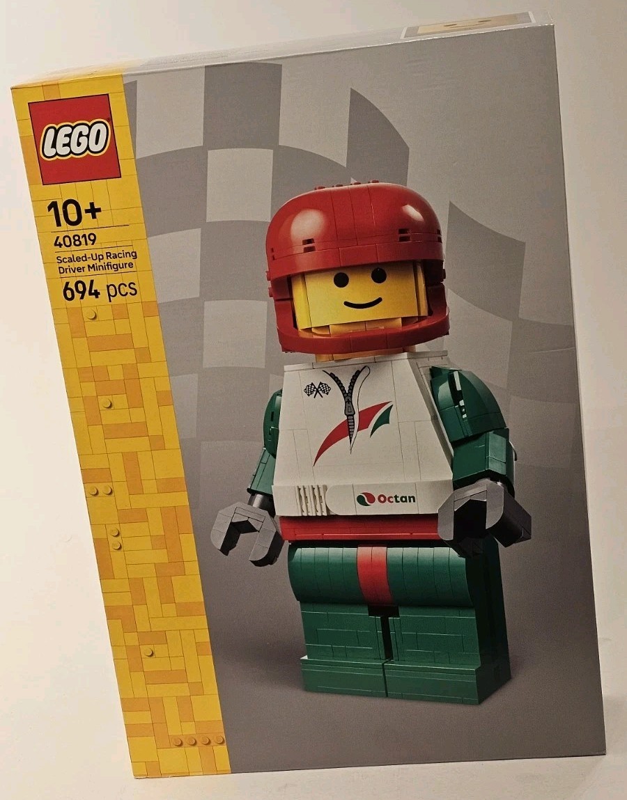 LEGO 40819 Up-Scaled Racing Driver Minifigure