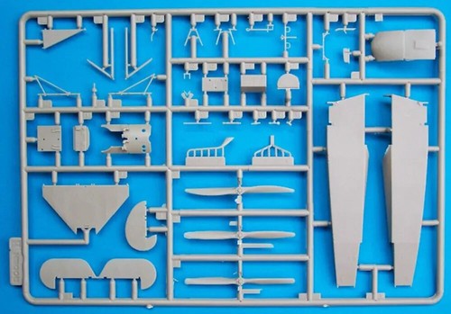 1/48 Scale RODEN420 Fokker D.VII OAW (Early) Fighter Aircraft Plastic Model Kit - Picture 4 of 11