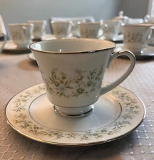 Noritake Savannah Tea Cup Saucer Sets 2031 Green White Floral