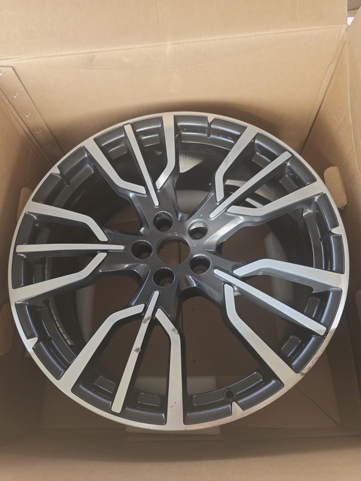 2023 2024 2025 MASERATI GRECALE WHEEL RIM ORIGINAL FACTORY R21 9J ET29 OEM USED