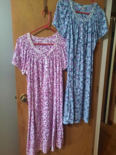 Pair of Women's Secret Treasures Floral Night Gowns Sz Large. Estate purchase