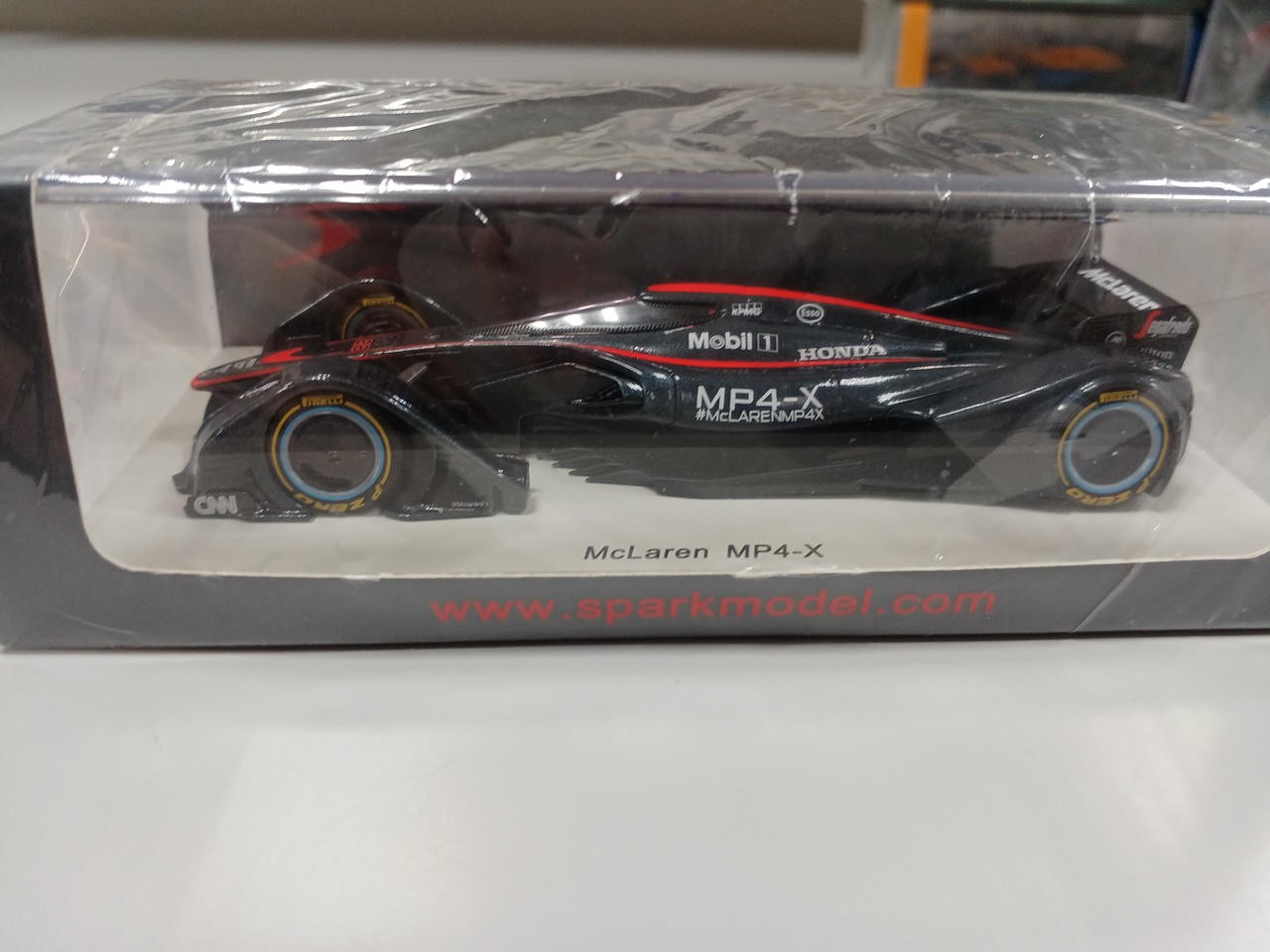 SPARK MCLAREN MP4-X 1/43 Minicar