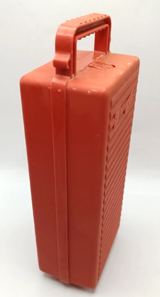 VINTAGE CASSETTE HOLDER STORAGE HARD PLASTIC CARRY CASE. RED. MADE IN ITALY - Image 2 of 4