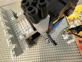 LEGO Castle Guarded Inn 6067 - 100% complete w/ Instructions Vintage