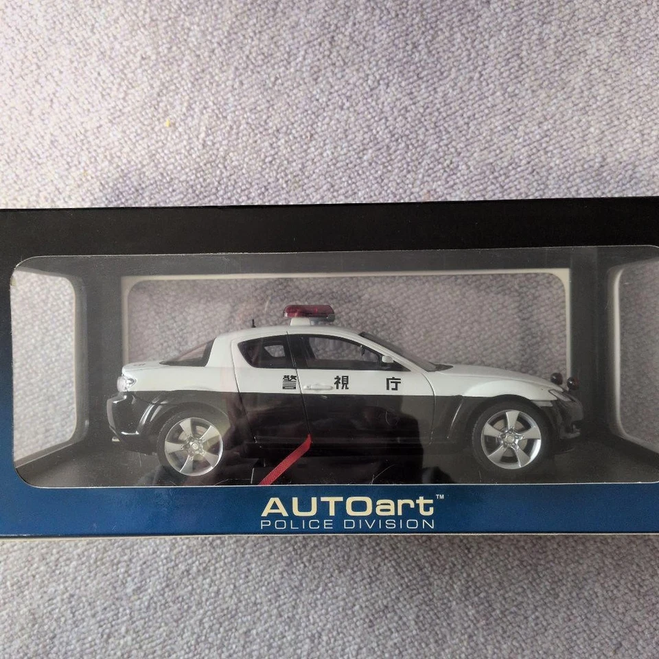 AUTOart Mazda RX-8 Police Vehicle 1/18 Minicar - Image 4 of 4