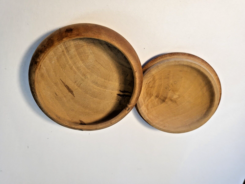 'Art and Craft' Style Treen Trinket Container with Turquoise Stone on Lid - Picture 3 of 5