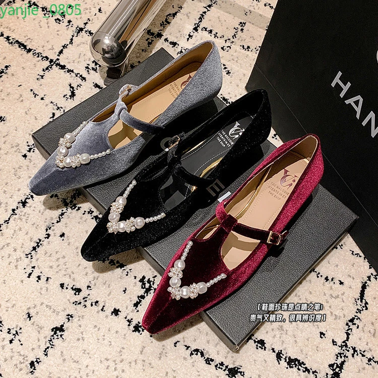 Zapatos de salón de cuero de gamuza perla con hebilla en punta diseño cómodo de moda Foto 2 de 4