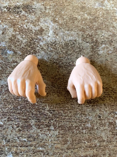MARX (JOHNNY WEST) GRIPPING JOHNNY HANDS