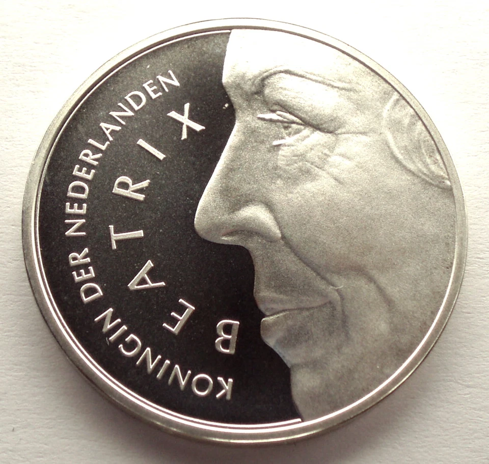 NETHERLANDS 50 GULDEN 1991 Silver Wedding Anniversary Silver FDC in Mint Box. B4 - Image 3 of 4