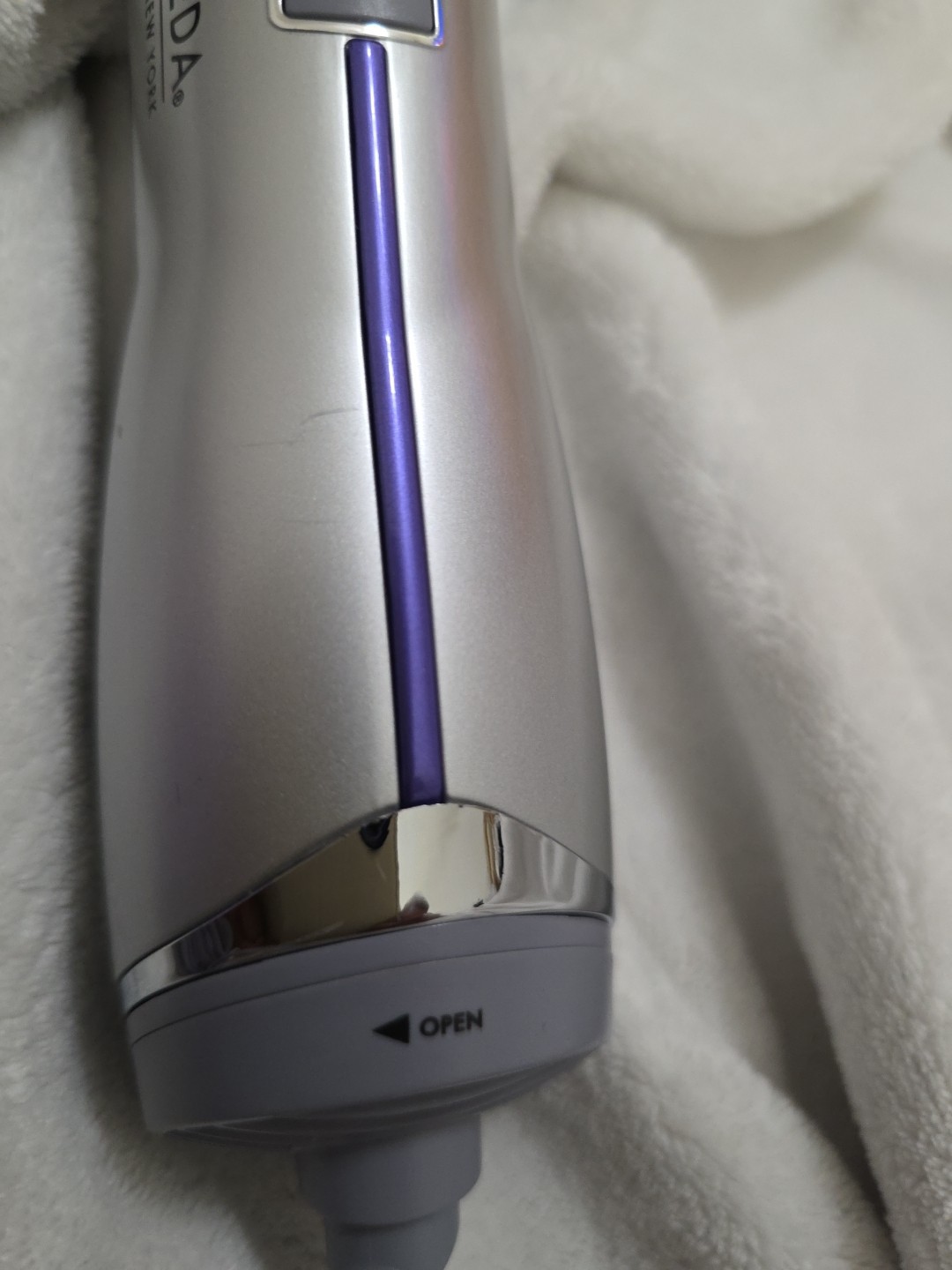 John Frieda Salon Shape 1.5" Ionic Hot Air Brush JFHA5 Frizz Ease Blow Out