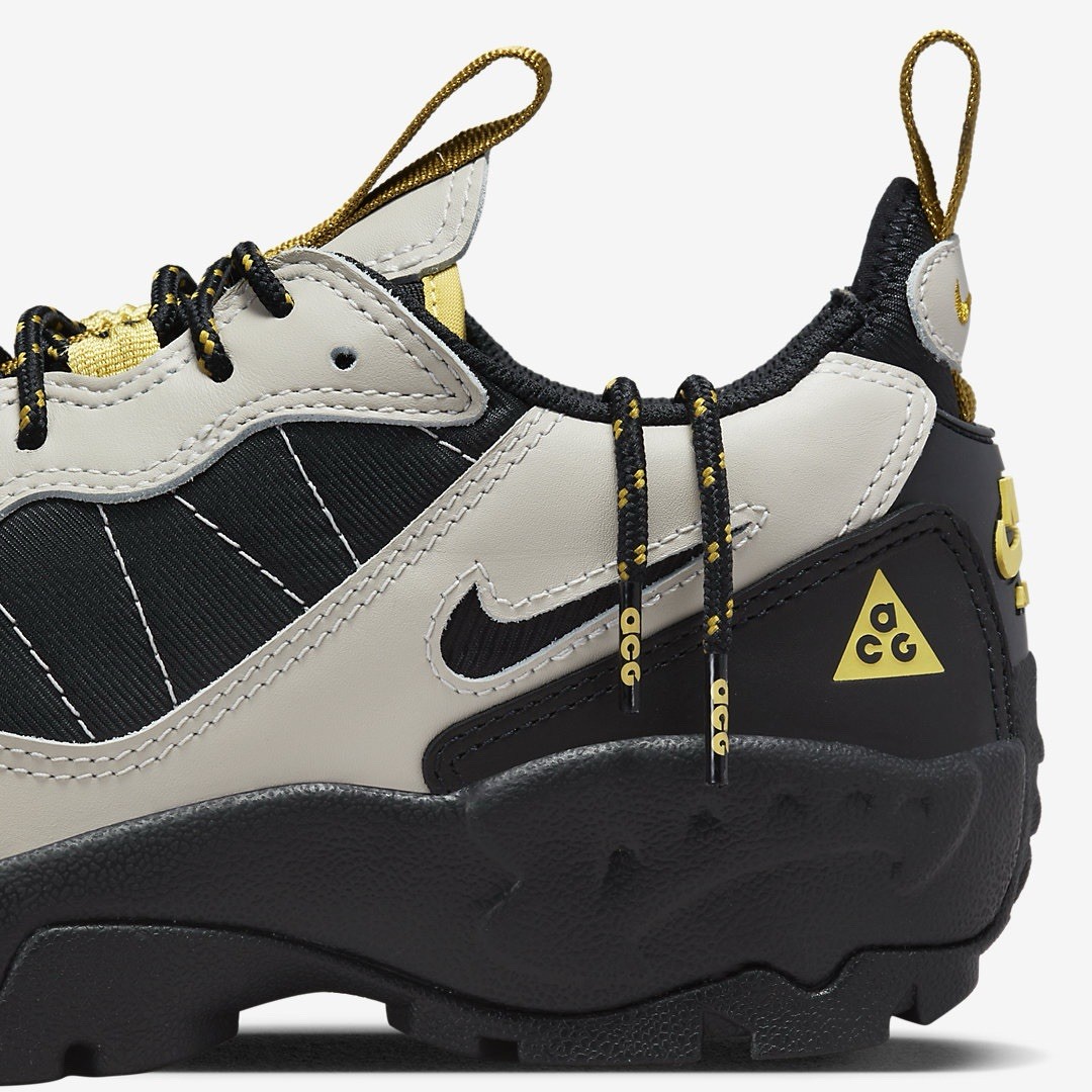 Nike ACG Air Mada Shoes Light Bone Black Celery DO9332 001 Men's