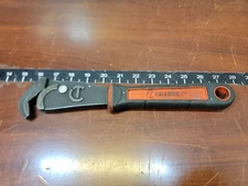 Heavy Duty Iron Adjustable Pliers Pipe Wrench Gripping Tool Nuts Bolts Couplings