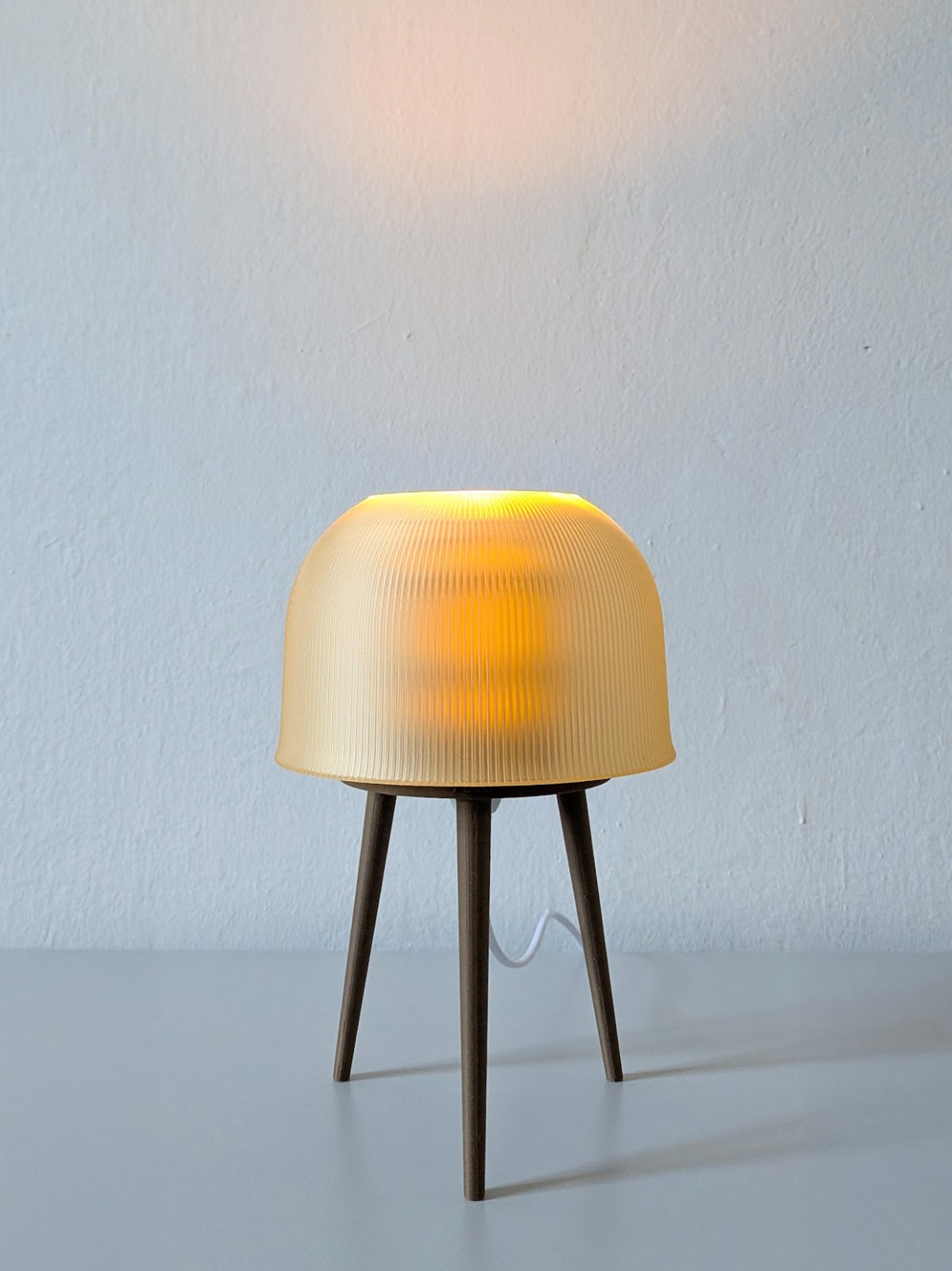 Lampada da Comodino Medusa - Design Dolce ed Ecologico per la Casa