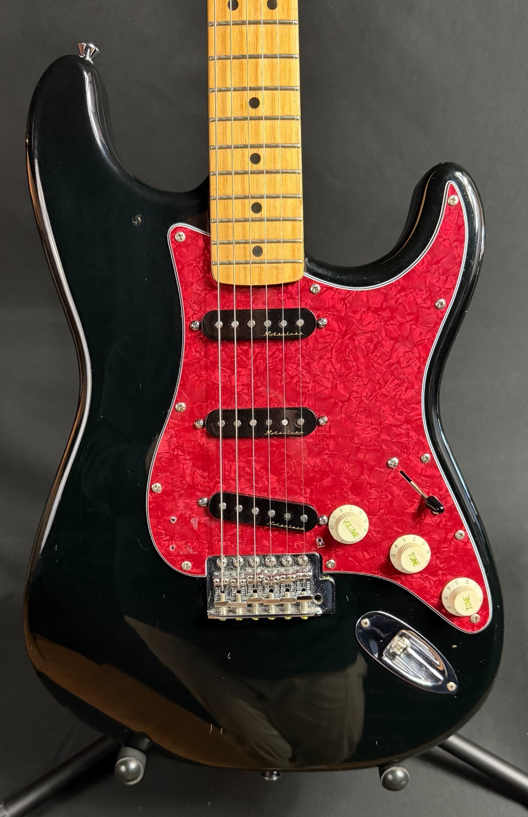 1993 Fender Standard Stratocaster Electric Guitar Gloss Black w/ Noiseless PU's