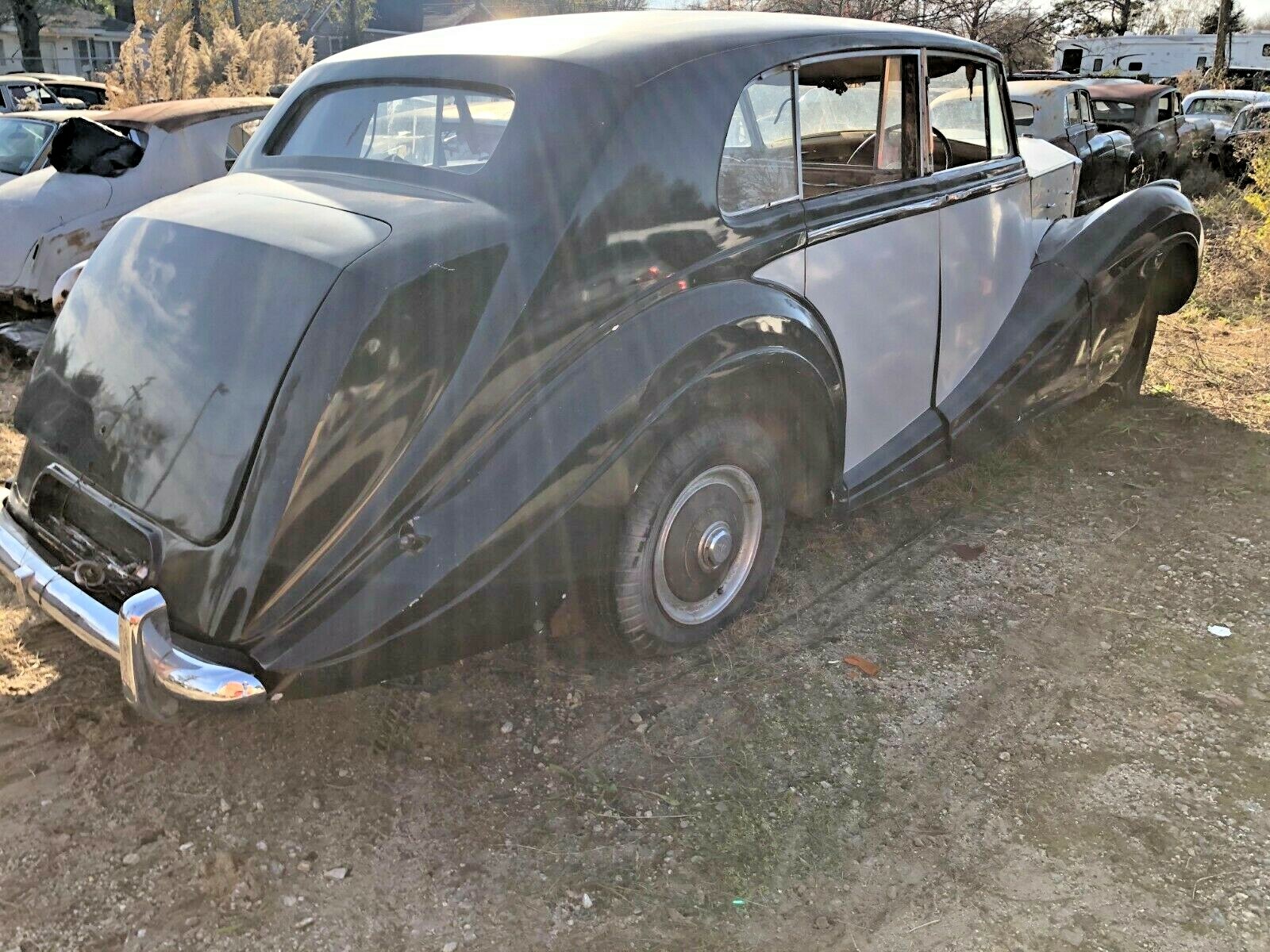 ROLLS ROYCE WRAITH DAWN BENTLEY TAIL LIGHT. WORLDS LARGEST USED PARTS INVENTORY