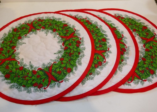 4 Vintage Round Christmas Wreath Cloth Placemats Holiday Christmas