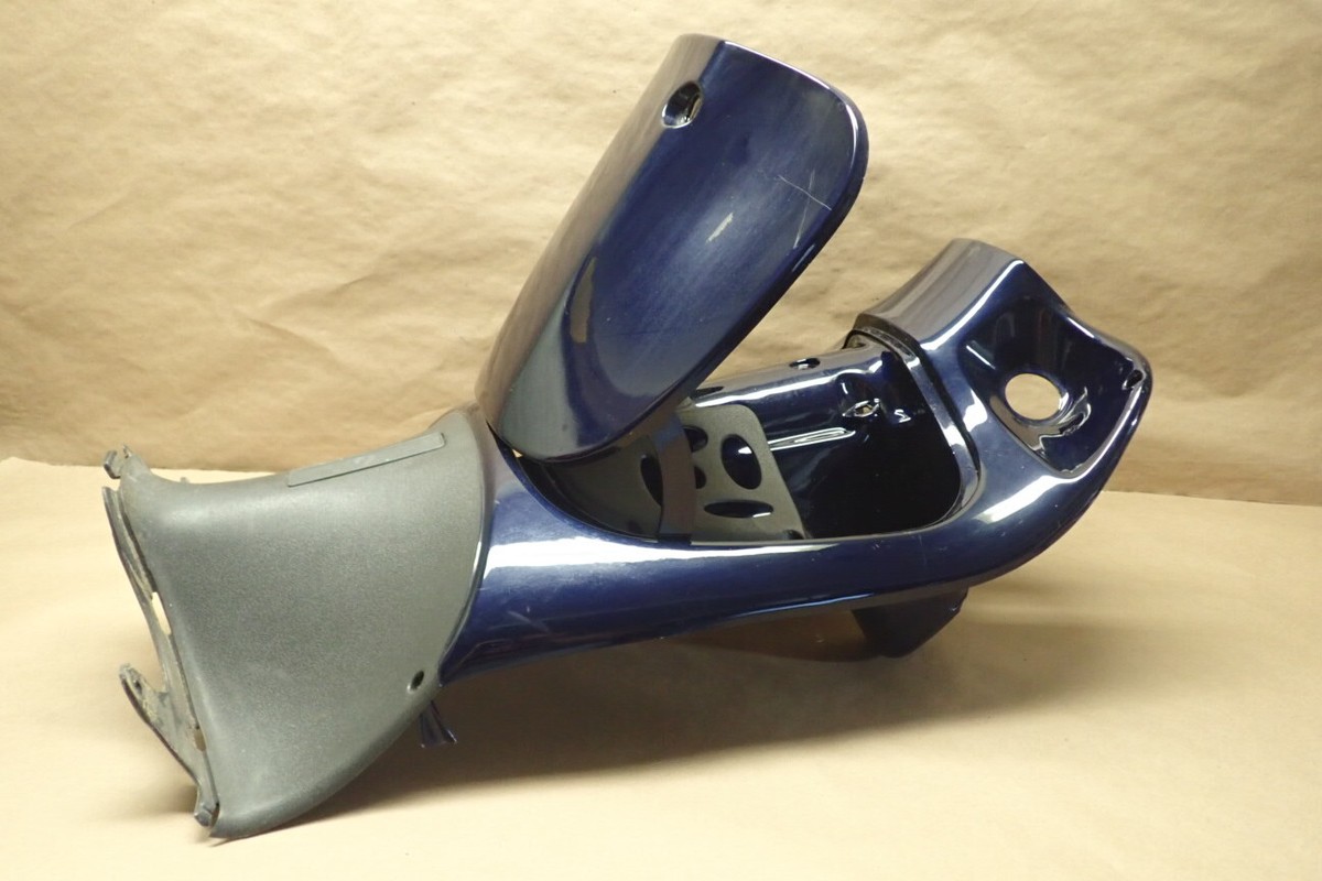 05 APRILIA SCARABEO 50 FRONT COUNTER SHIELD GLOVE BOX STORAGE