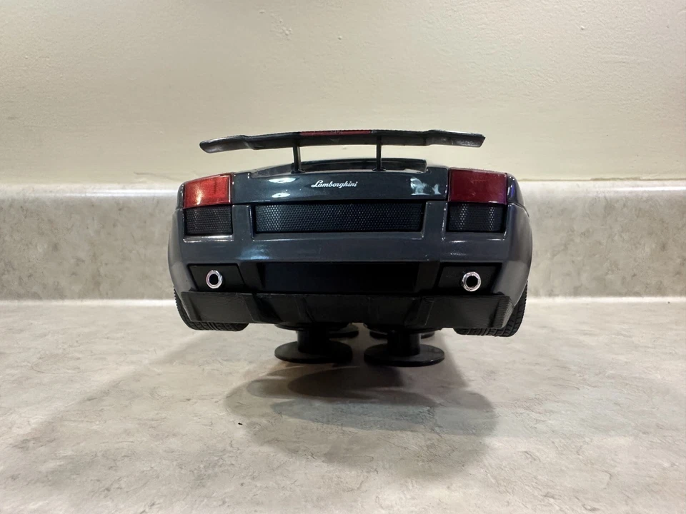 1/18 Diecast Model Car Lamborghini Gallardo Superleggera Grey by Motormax - Image 4 of 4