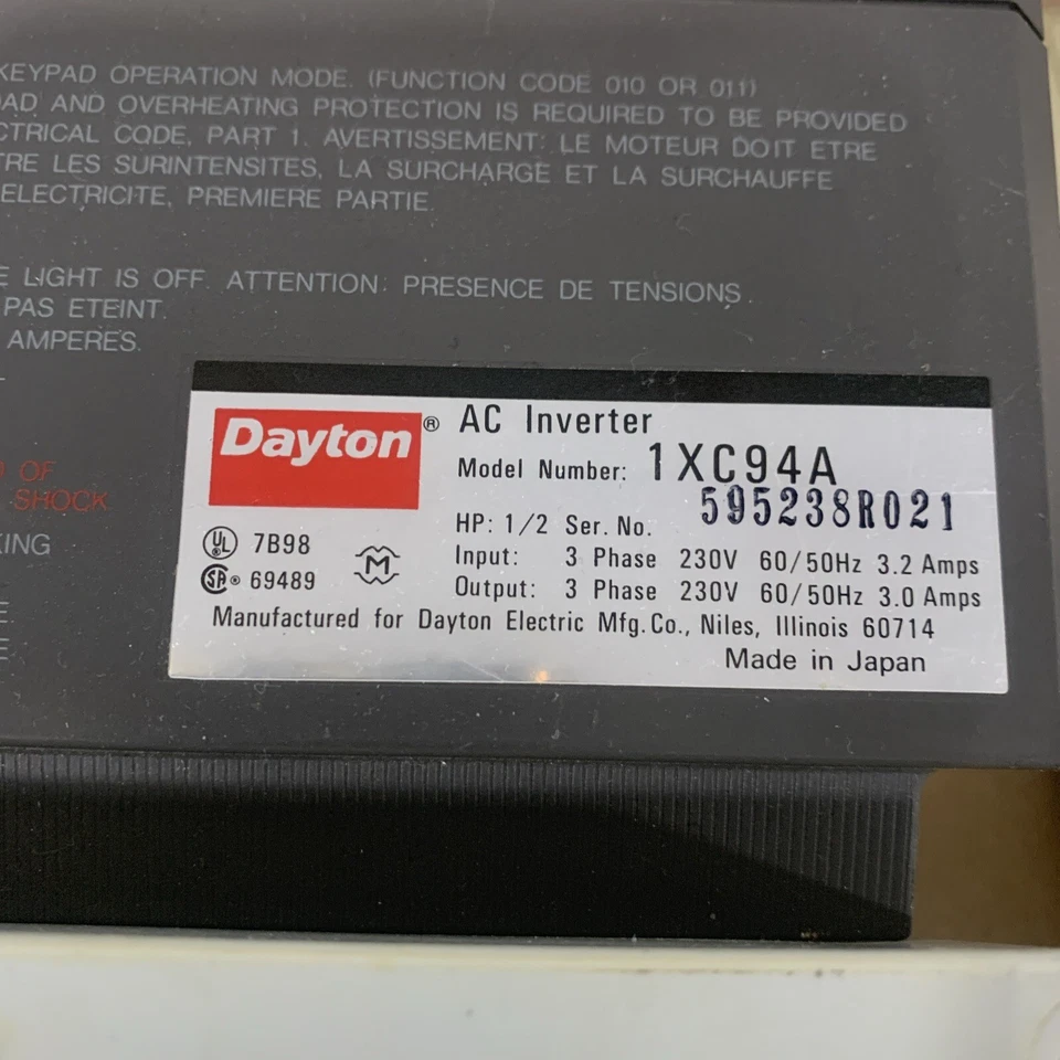INVERSOR DE AIRE ACONDICIONADO DAYTON 1XC94A 200-230V 1/2 HP con gabinete/rompedor Altech V-EA 53 Foto 4 de 4