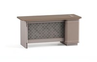 Eleganter Schreibtisch Aus Holz Braun Mit Stauraum Stilvollem Design
