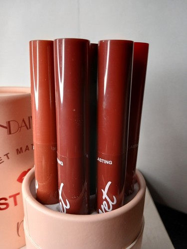 Set of seven Just a Kiss velvet matte lipstick New - Picture 9 of 10