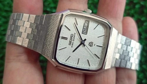 NICE & RARE VINTAGE SEIKO KING QUARTZ 9223-5000 TEXTURED DIAL JAPAN MADE WATCH