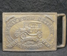 XC03169 VINTAGE 1970s HENRY FORD DETROIT AUTOMOBILES OLD CAR BRASS BELT BUCKLE