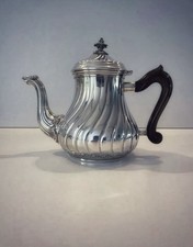 Klassische mittelgro&szlig;e Teekanne 800 Silber