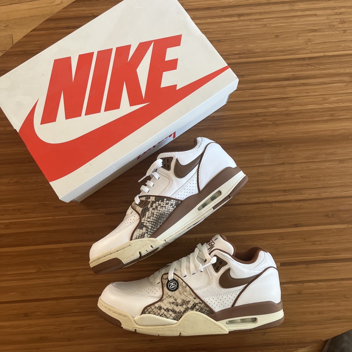 Stussy × NikeAirFlight89Low WhiteandPeca Air Flight '89 Low x Stüssy 'White and Pecan' (FD6475-100
