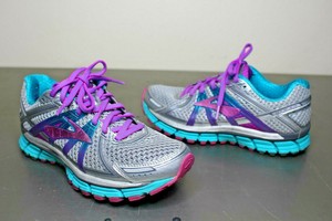 brooks gts seventeen shoes